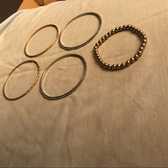 A Lovely mix of GoldTone and SilverTone Bangles — Set of 5
(Group #3) Box 3 - Picture 2 of 3
